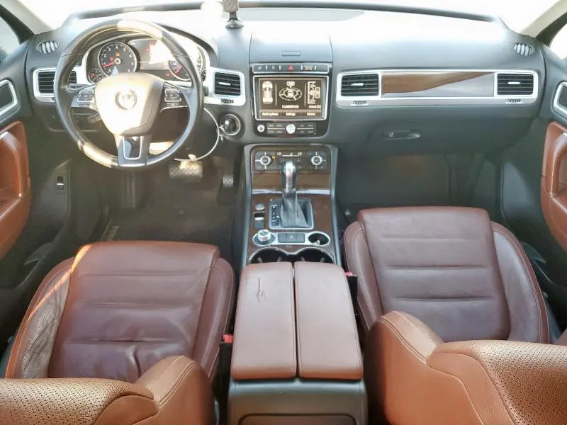 2016 VOLKSWAGEN TOUAREG SPORT  