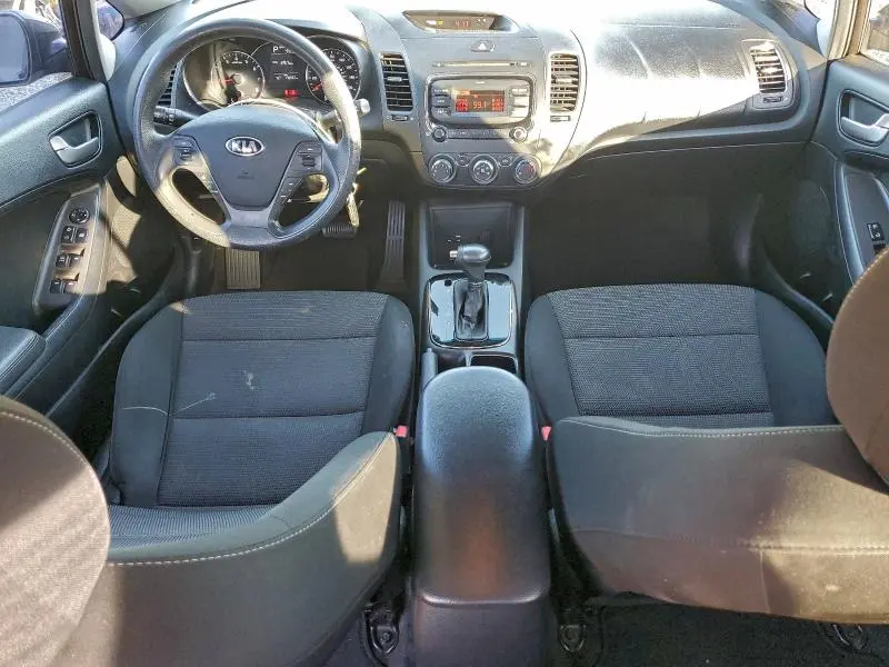 2017 KIA FORTE LX  