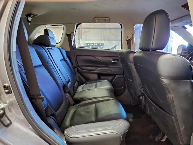 2020 MITSUBISHI OUTLANDER SE  