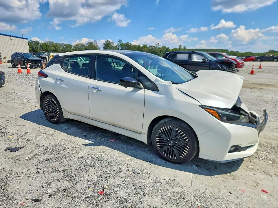 2023 NISSAN LEAF SV PLUS  