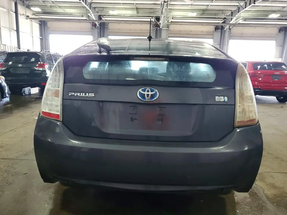 2010 TOYOTA PRIUS III  