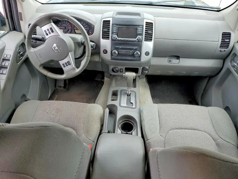 2015 NISSAN FRONTIER SV  