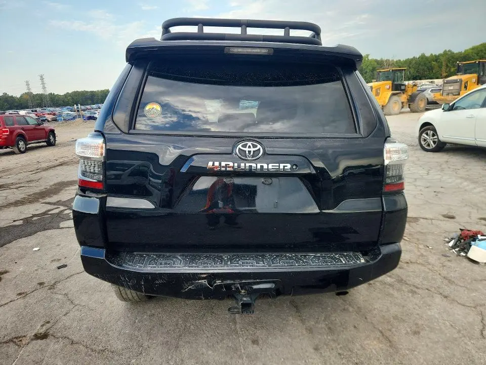 2020 TOYOTA 4RUNNER SR5  