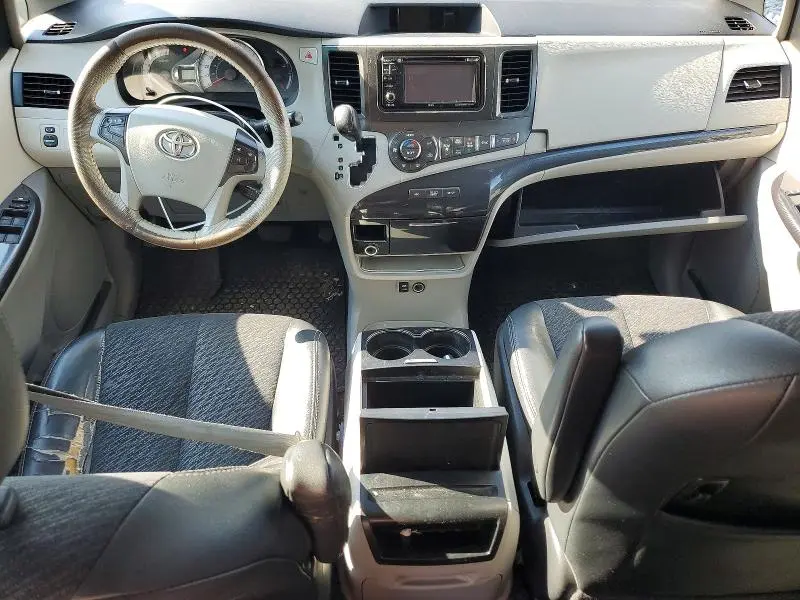 2014 TOYOTA SIENNA SPORT  