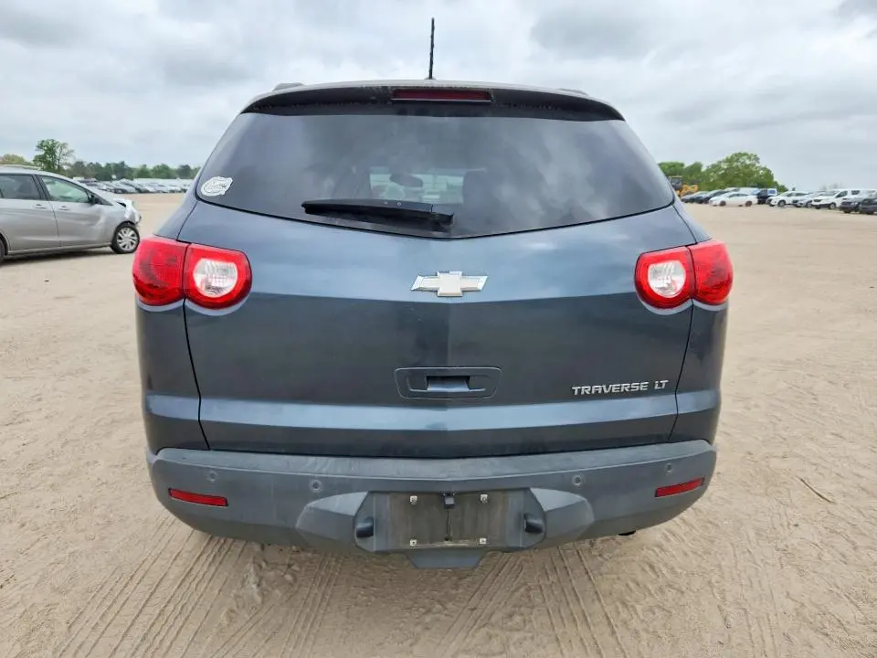 2011 CHEVROLET TRAVERSE LT  