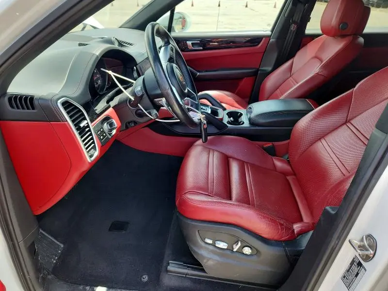 2020 PORSCHE CAYENNE   