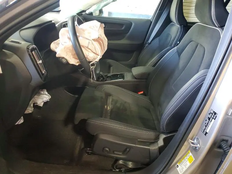 2023 VOLVO XC40 RECHARGE PLUS  