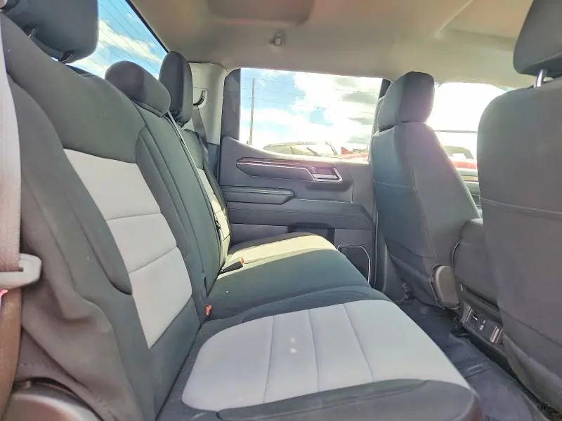2024 CHEVROLET SILVERADO K1500 LT  