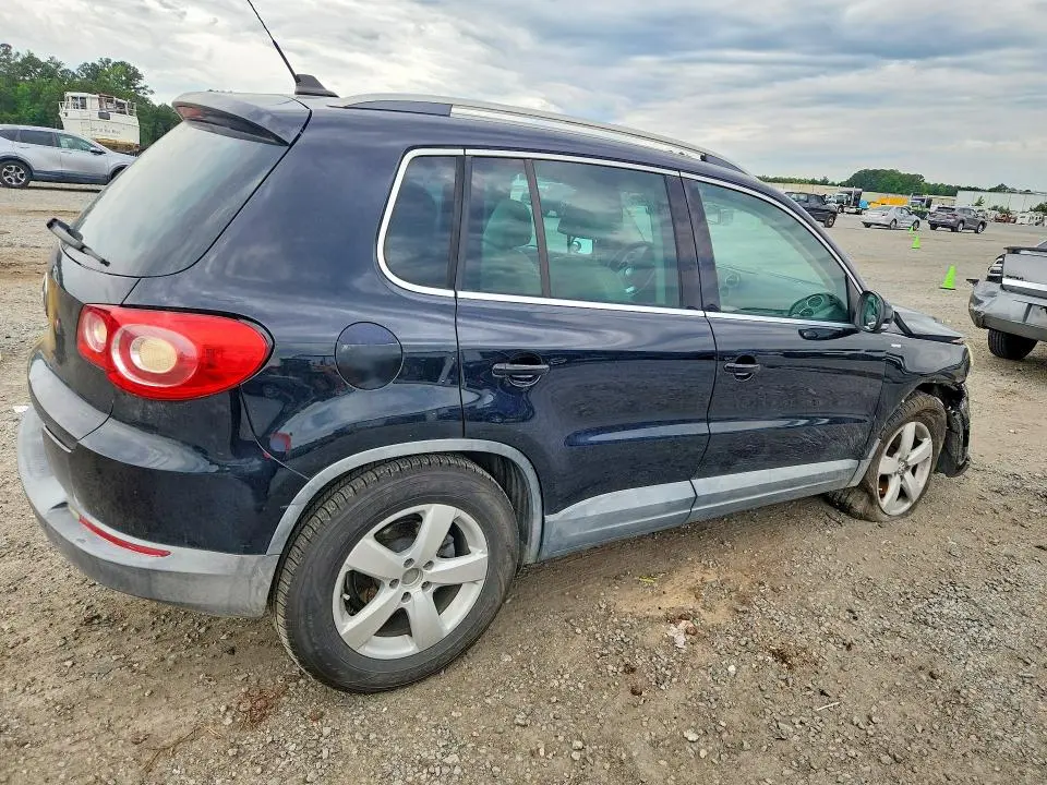 2010 VOLKSWAGEN TIGUAN S  