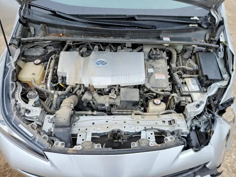 2019 TOYOTA PRIUS XLE  