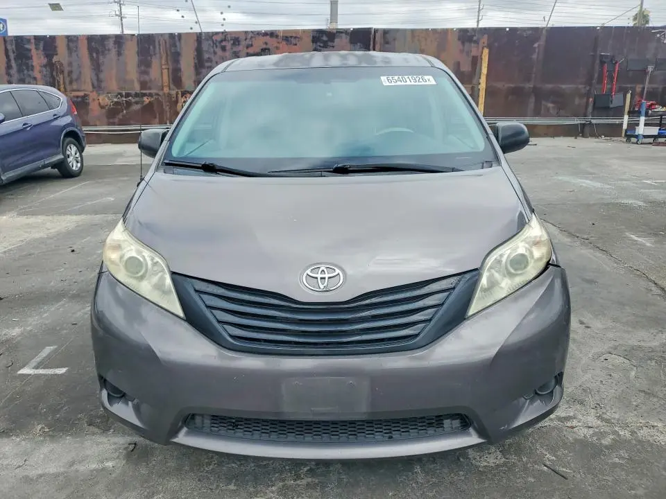 2014 TOYOTA SIENNA L 7-PASSENGER  