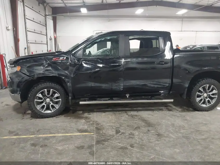 2024 CHEVROLET SILVERADO 1500 4WD  SHORT BED LT
