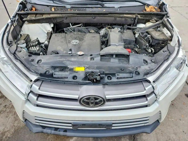 2018 TOYOTA HIGHLANDER XLE  