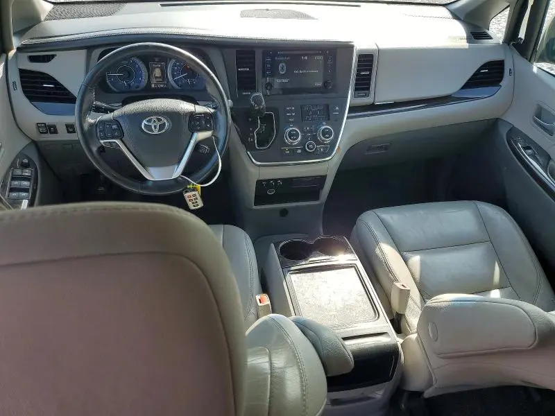 2016 TOYOTA SIENNA XLE 8-PASSENGER  
