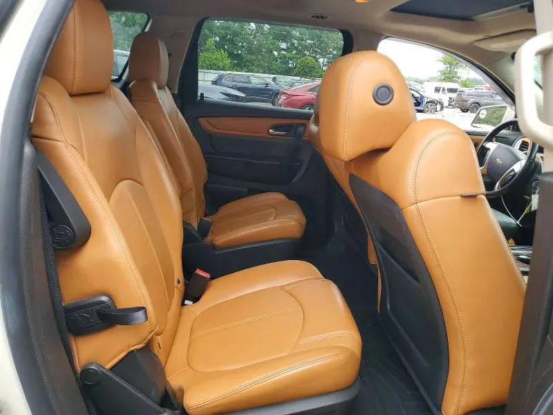 2014 CHEVROLET TRAVERSE LT  