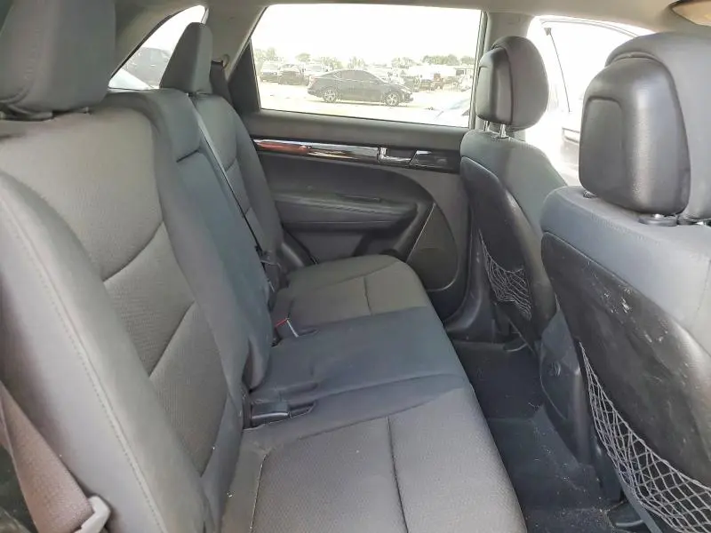 2013 KIA SORENTO LX  