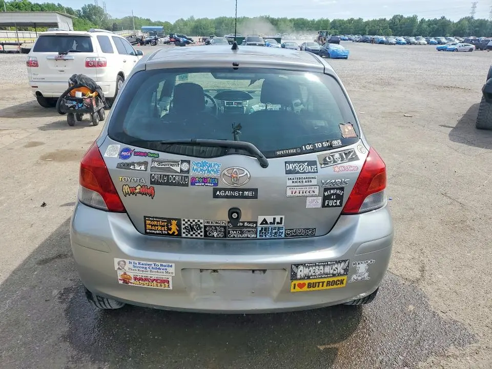 2011 TOYOTA YARIS BASE  