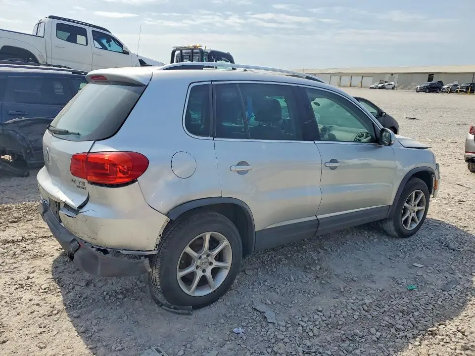 2012 VOLKSWAGEN TIGUAN S  