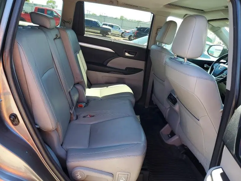 2017 TOYOTA HIGHLANDER XLE  