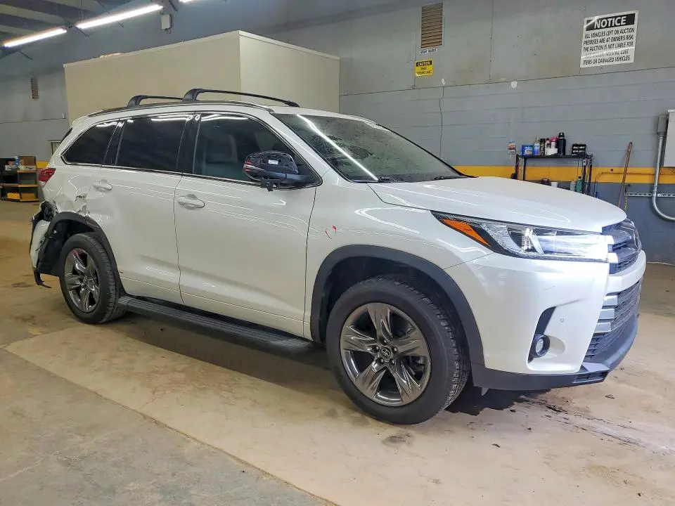 2019 TOYOTA HIGHLANDER LIMITED PLATINUM  