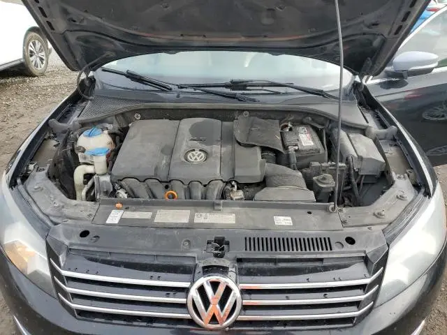 2013 VOLKSWAGEN PASSAT SE  