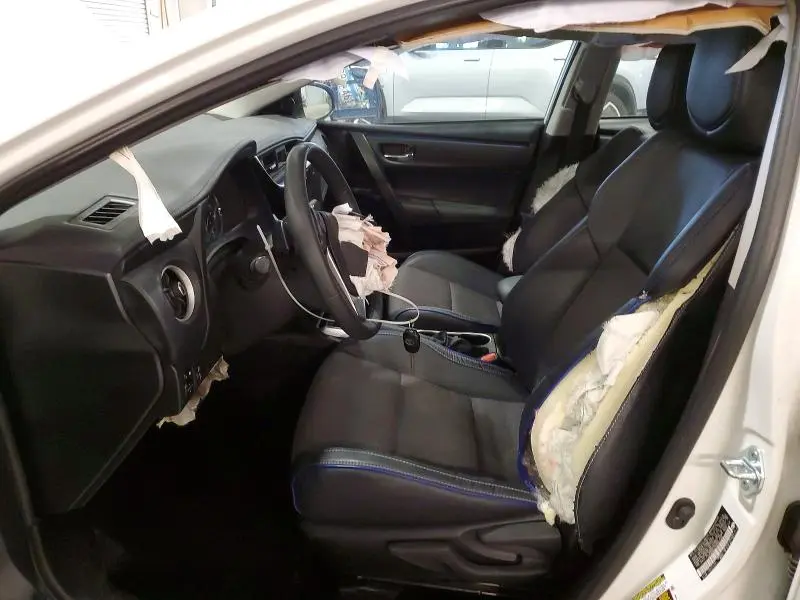 2017 TOYOTA COROLLA SE  