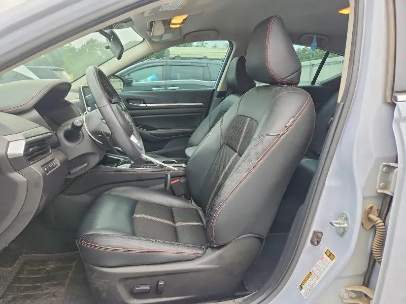 2024 NISSAN ALTIMA SR  