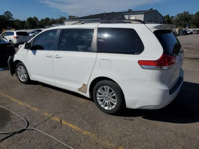 2012 TOYOTA SIENNA XLE  