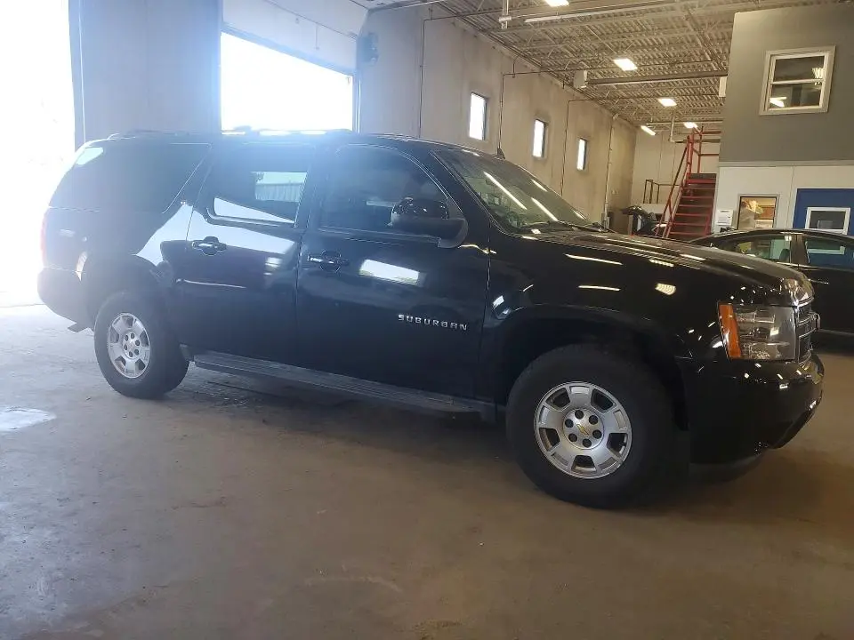 2011 CHEVROLET SUBURBAN K1500 LT  