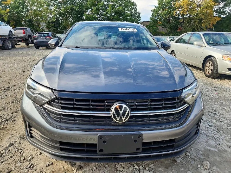 2023 VOLKSWAGEN JETTA SPORT  