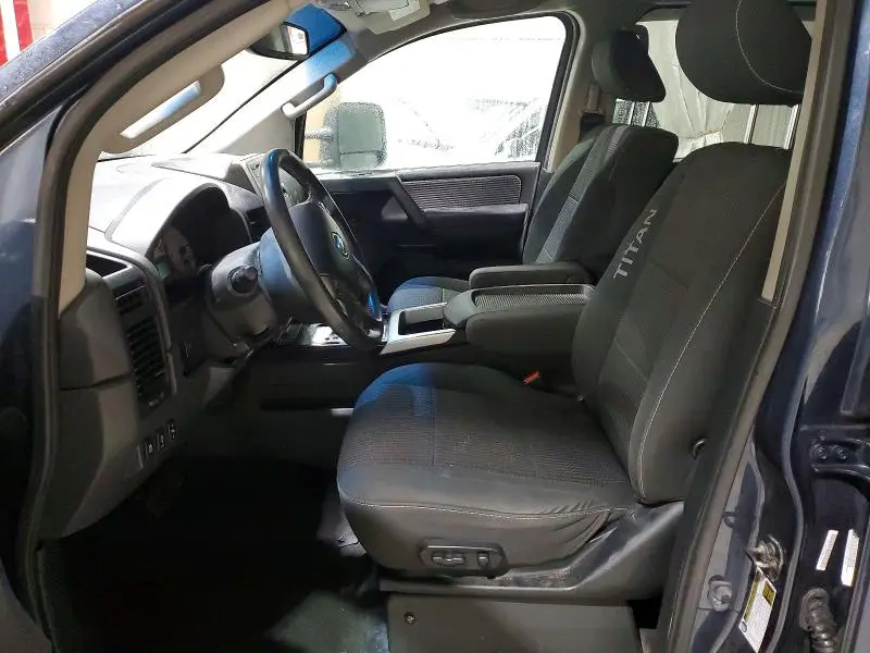 2014 NISSAN TITAN SV  