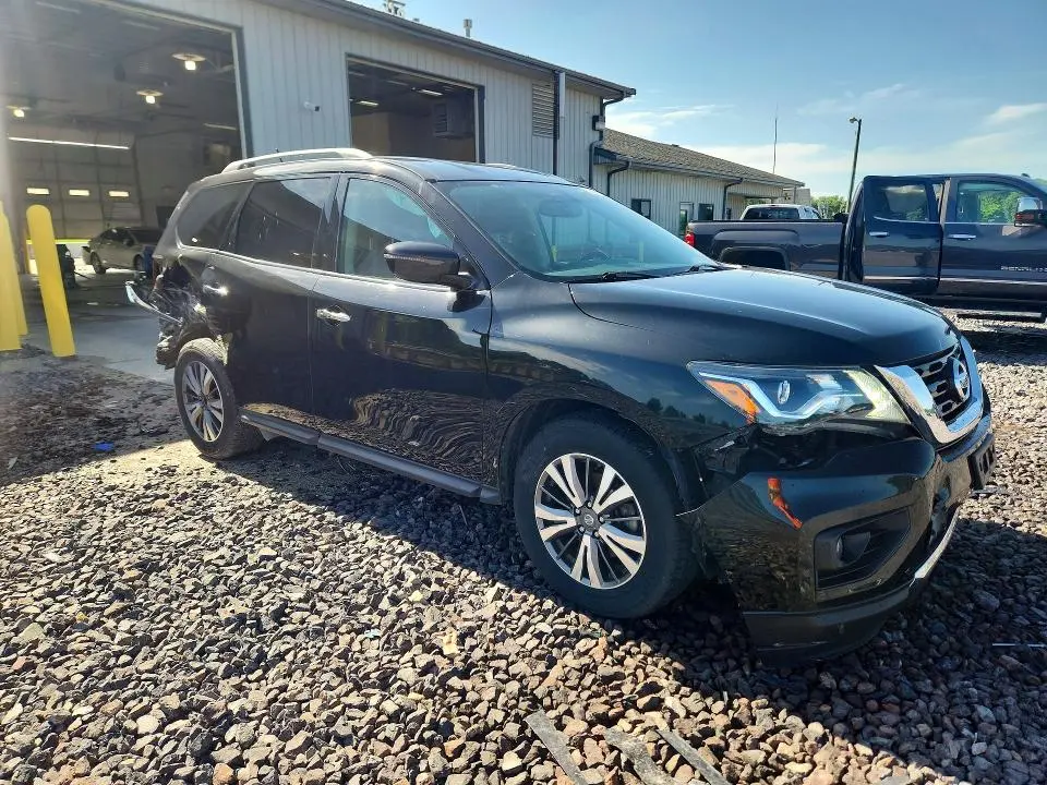 2017 NISSAN PATHFINDER SV  