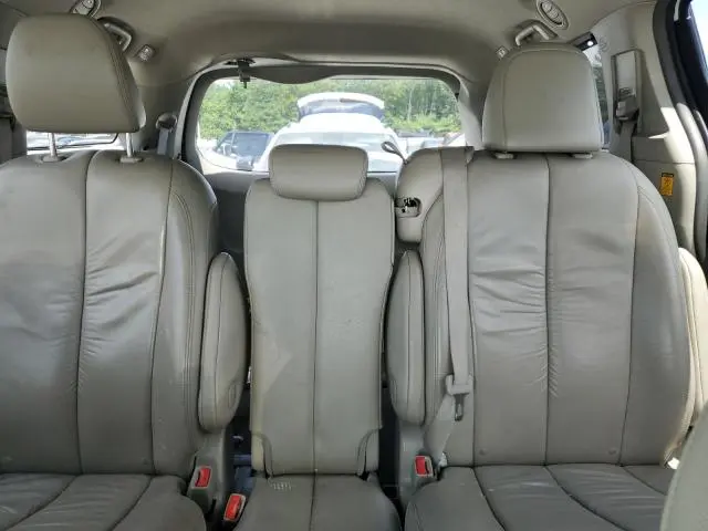 2011 TOYOTA SIENNA XLE  