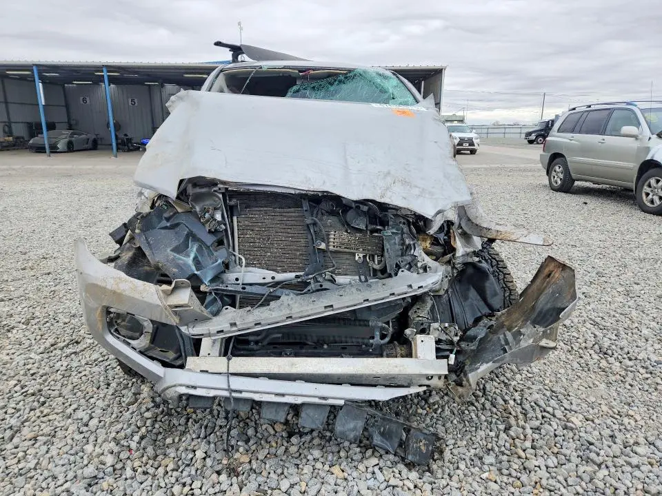 2019 TOYOTA TACOMA SR5 V6  