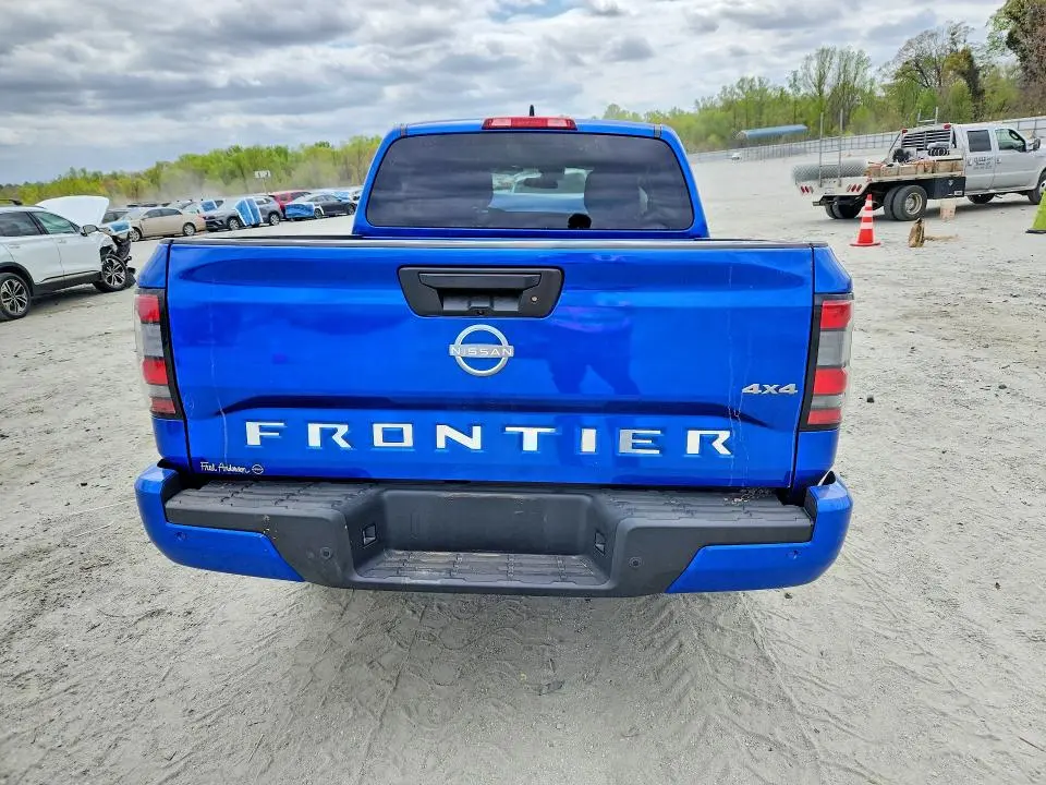 2025 NISSAN FRONTIER SV  