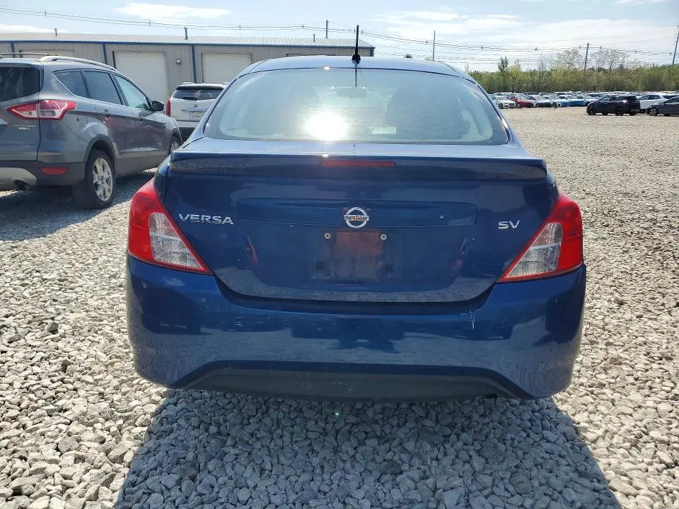 2019 NISSAN VERSA SV  