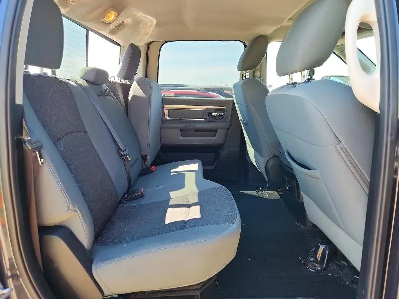 2015 RAM 1500 SLT  