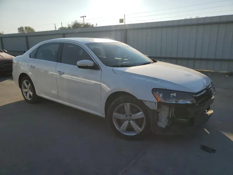 2015 VOLKSWAGEN PASSAT S  