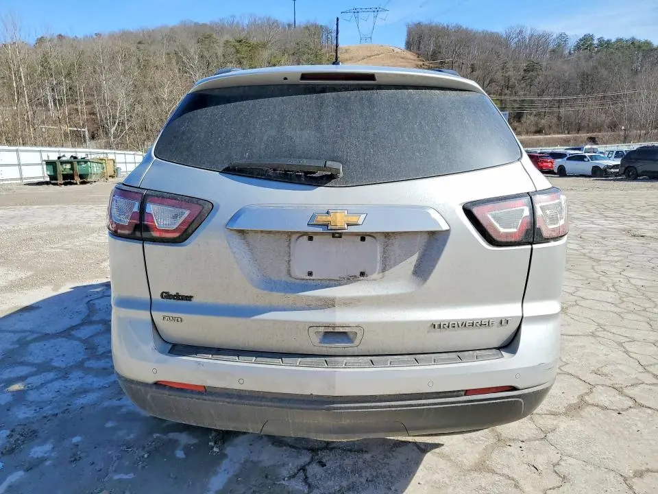 2015 CHEVROLET TRAVERSE LT  