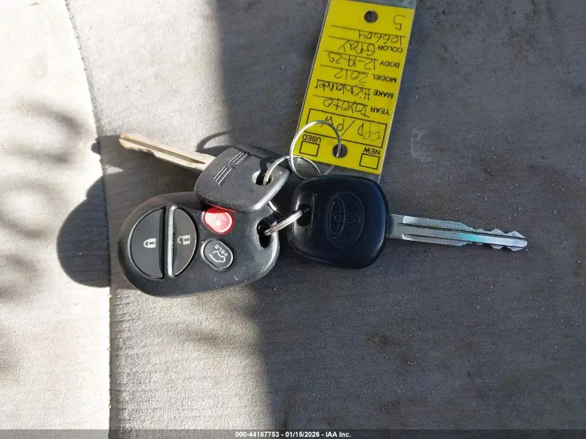 2012 TOYOTA HIGHLANDER BASE V6