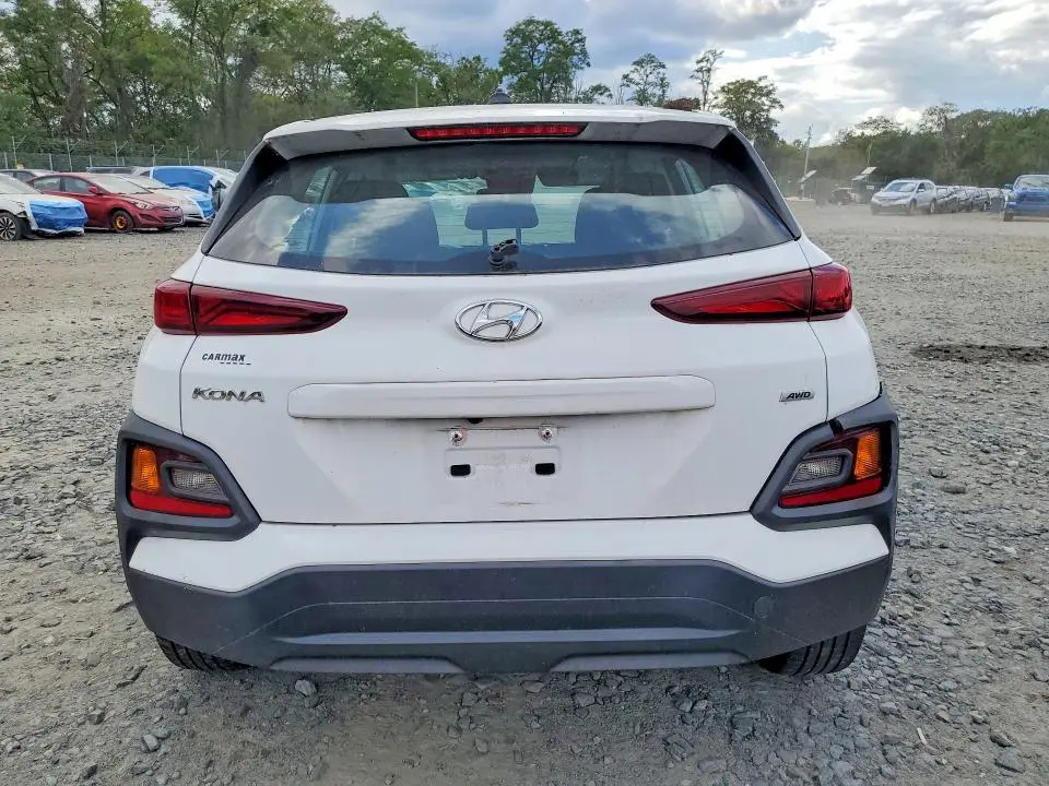 2021 HYUNDAI KONA SE  