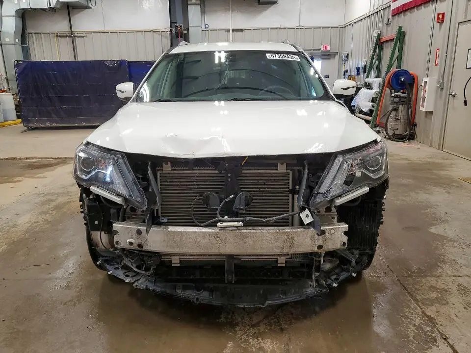 2018 NISSAN PATHFINDER SV  