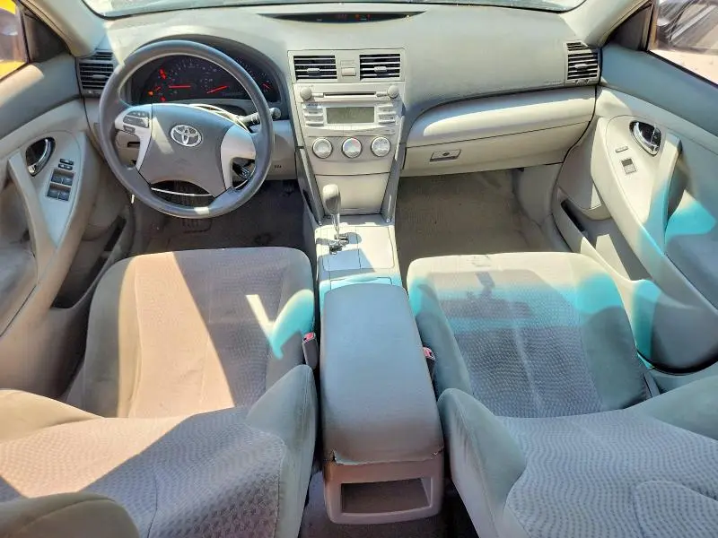 2010 TOYOTA CAMRY LE  