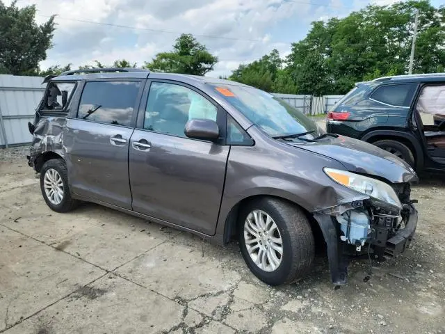 2015 TOYOTA SIENNA XLE  