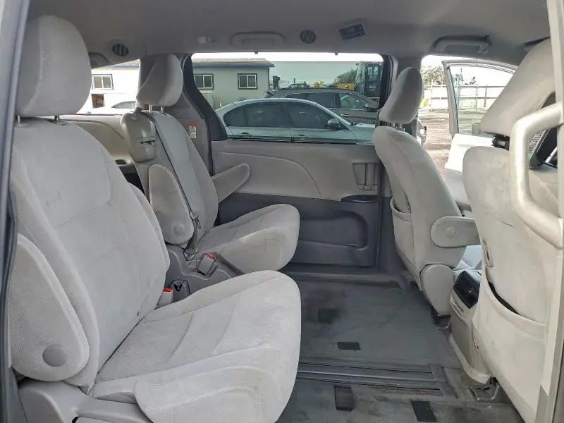2015 TOYOTA SIENNA   