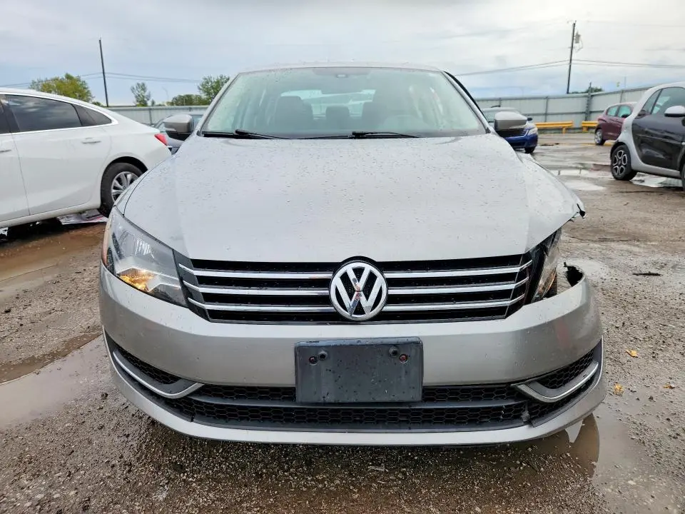 2013 VOLKSWAGEN PASSAT S  