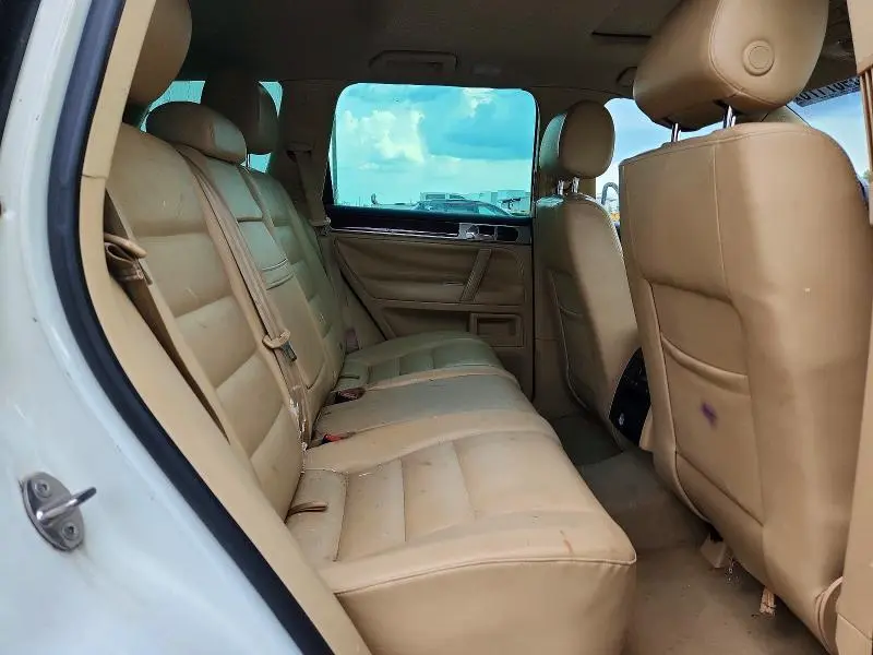 2010 VOLKSWAGEN TOUAREG V6  