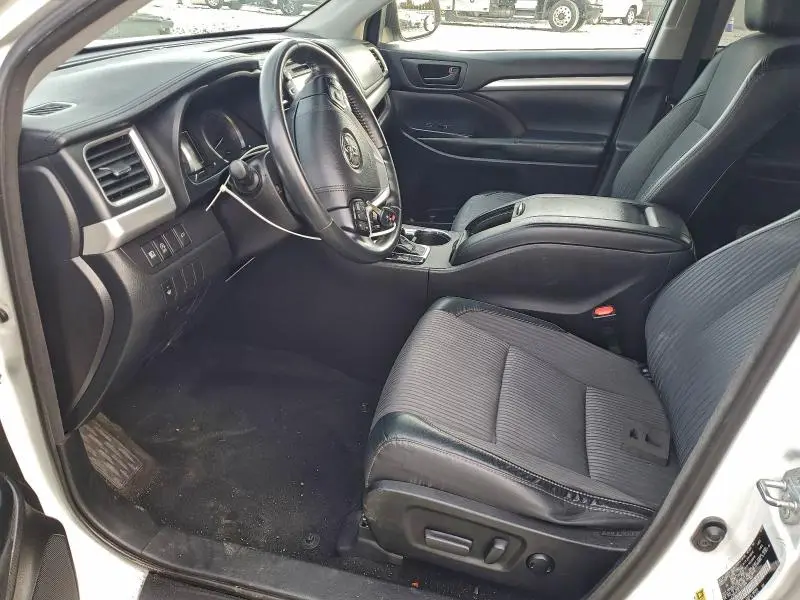 2018 TOYOTA HIGHLANDER LE  