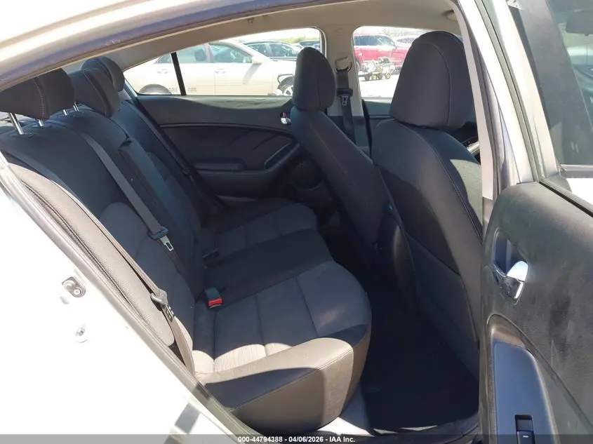 2014 KIA FORTE LX