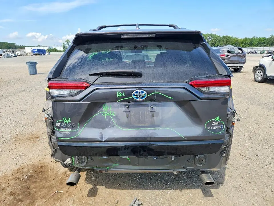 2022 TOYOTA RAV4 SE  
